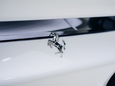 Used 2024 Ferrari SF90 Spider image 26