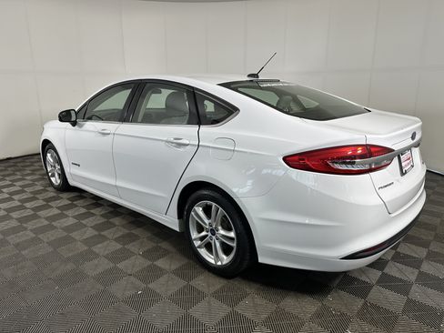 Used 2018 Ford Fusion S FWD image 3