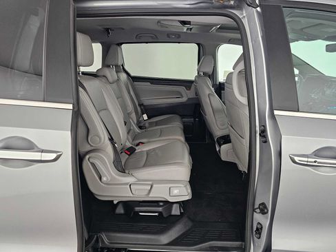 Used 2023 Honda Odyssey Touring image 12
