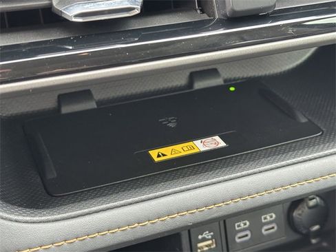 Used 2023 Toyota Highlander Bronze Edition image 17