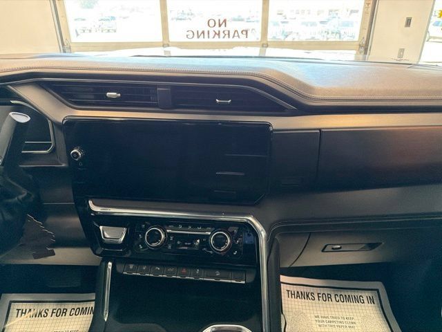 Used 2025 GMC Sierra 3500 Denali w/ Denali Reserve Package AWD/4WD image 24