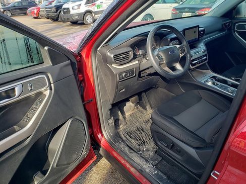 Used 2023 Ford Explorer XLT w/ Class IV Trailer Tow Package image 6