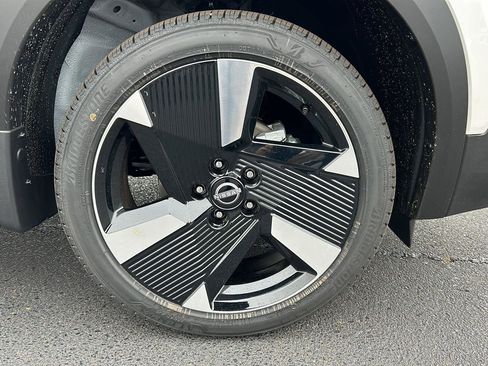 New 2026 Nissan Kicks SR image 9