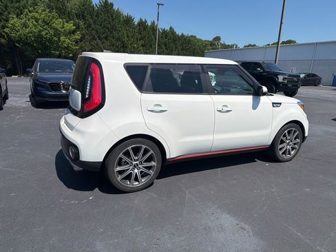 Used 2019 Kia Soul ! w/ Technology Package FWD image 4