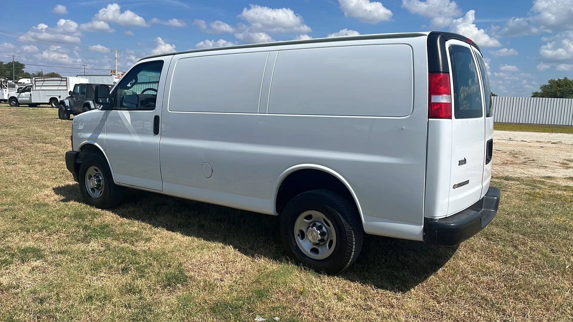 Used 2022 Chevrolet Express 2500 w/ Driver Convenience Package RWD image 2