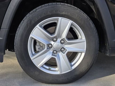 Certified 2022 Jeep Compass Latitude image 12