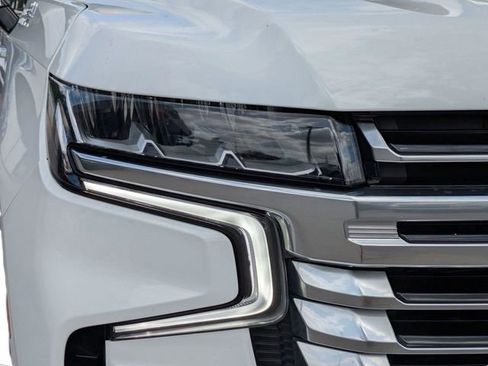 Used 2021 Chevrolet Suburban High Country image 10