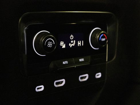 Used 2021 Chevrolet Tahoe LT w/ Rear Media and Nav Package image 31