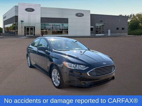 Used 2020 Ford Fusion SE FWD image 2