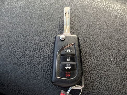 Used 2024 Toyota Camry SE FWD image 30
