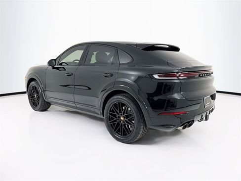 New 2026 Porsche Cayenne image 3