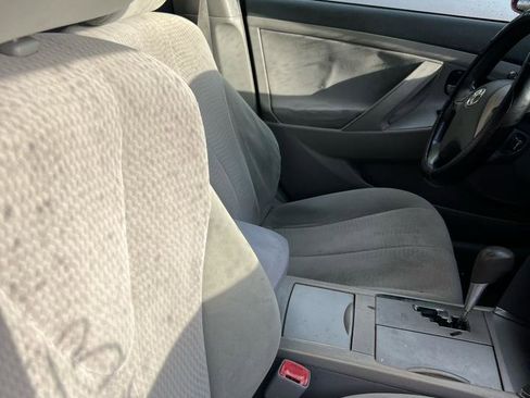 Used 2010 Toyota Camry SE FWD image 10
