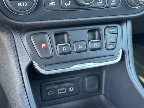 Used 2020 GMC Terrain SLT FWD image 31