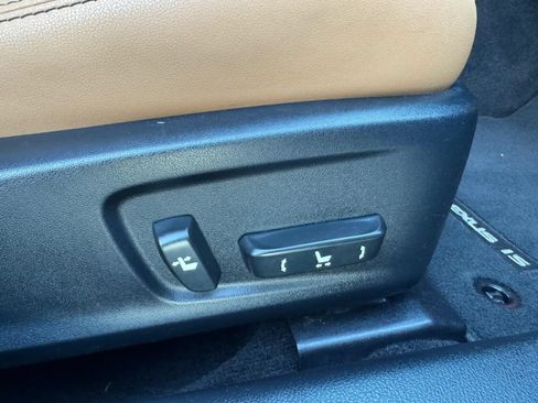 Used 2014 Lexus IS 350 w/ Navigation Package RWD image 39