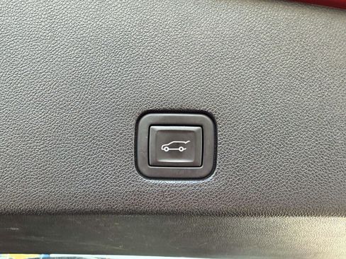 Certified 2023 Cadillac XT6 Sport w/ Technology Package AWD/4WD image 9