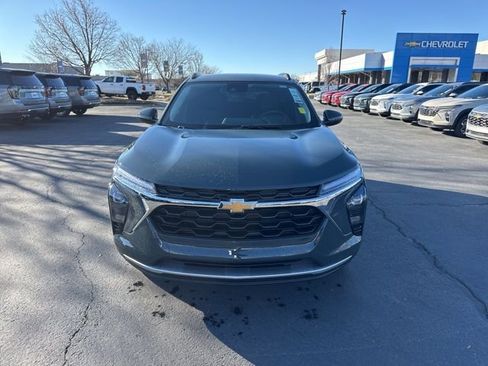 New 2026 Chevrolet Trax LT w/ Driver Confidence Package FWD image 2