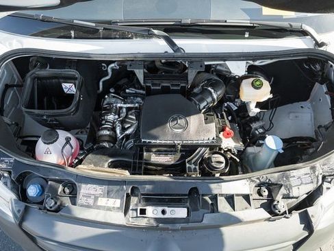 Used 2024 Mercedes-Benz Sprinter 2500 image 18