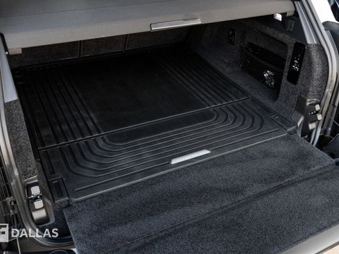 Used 2023 Land Rover Range Rover SE image 32