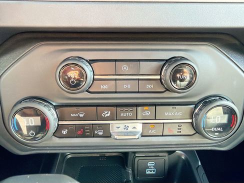 Certified 2025 Ford Bronco Outer Banks AWD/4WD image 21