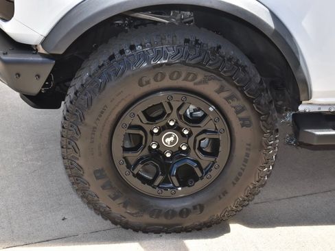 Certified 2024 Ford Bronco Wildtrak AWD/4WD image 47