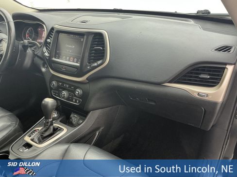 Used 2015 Jeep Cherokee Limited image 24