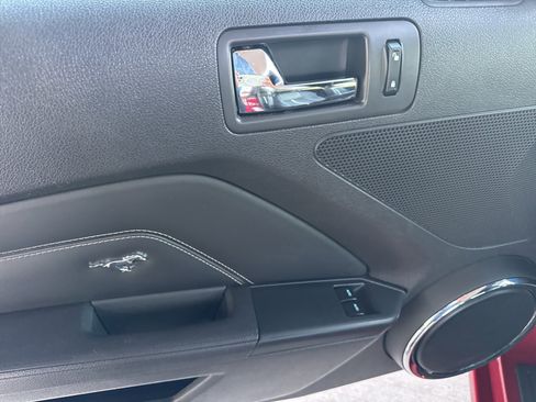 Used 2013 Ford Mustang GT Premium w/ Comfort Pkg image 22
