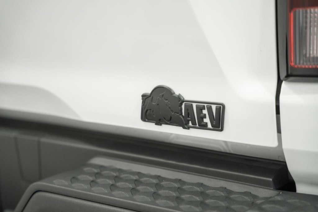 Used 2024 Chevrolet Colorado ZR2 w/ ZR2 Bison Edition AWD/4WD image 7