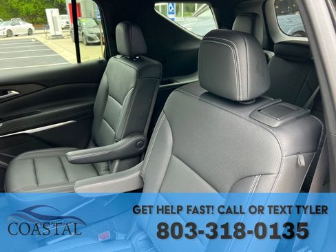 Used 2025 Chevrolet Traverse LT AWD/4WD image 19