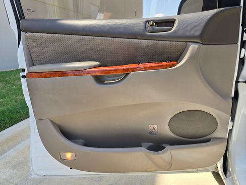 Used 2010 Toyota Sienna LE FWD image 19