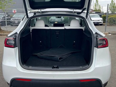 Used 2023 Tesla Model Y Long Range AWD/4WD image 8