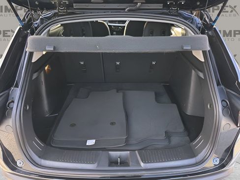 Used 2025 Chevrolet Trax LT w/ LT Convenience Package image 26