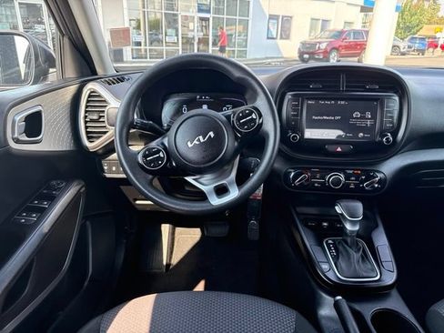 Certified 2025 Kia Soul LX w/ LX Technology Package FWD image 14
