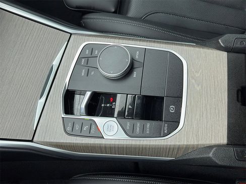 Used 2025 BMW 330i Sedan image 30