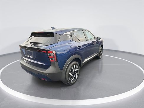 Used 2025 Nissan Kicks SV image 8