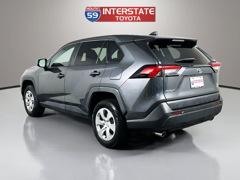 Used 2022 Toyota RAV4 LE AWD/4WD image 5