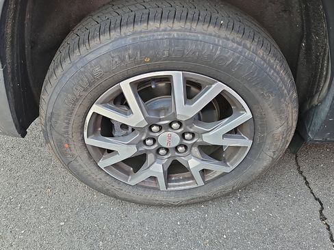 Used 2020 GMC Acadia SLE w/ Driver Convenience Package image 7