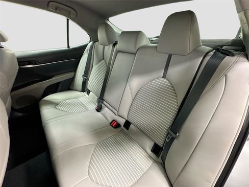Used 2023 Toyota Camry SE image 22