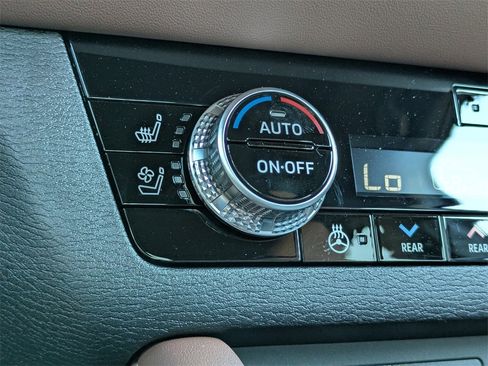 New 2025 Mitsubishi Outlander SEL image 23