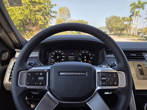 New 2026 Land Rover Discovery Limited Edition image 11