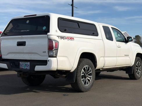 Used 2021 Toyota Tacoma SR image 4