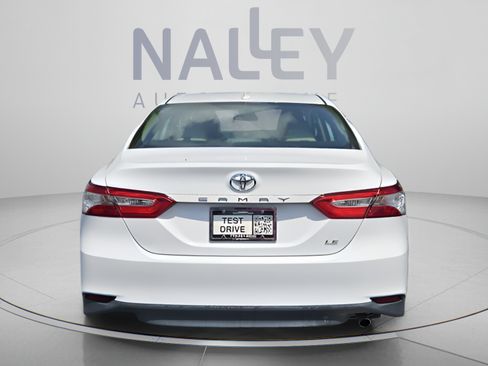 Used 2019 Toyota Camry LE FWD image 4