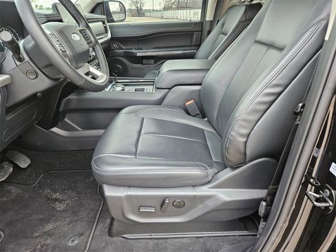 Used 2024 Ford Expedition XLT image 17
