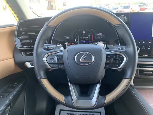 Used 2025 Lexus RX 350 Premium w/ Accessory Package (Z1) image 18