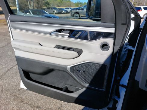 New 2026 Jeep Grand Wagoneer 2WD w/ Premium Group I image 29