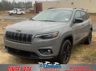 Used 2023 Jeep Cherokee Altitude Lux video 1