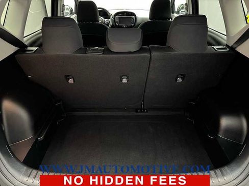 Used 2025 Kia Soul LX image 16