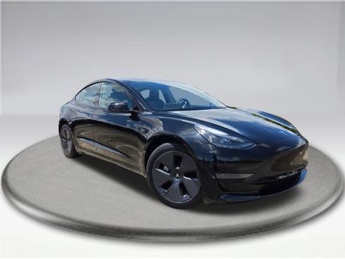 Used 2023 Tesla Model 3 Standard Range RWD image 2