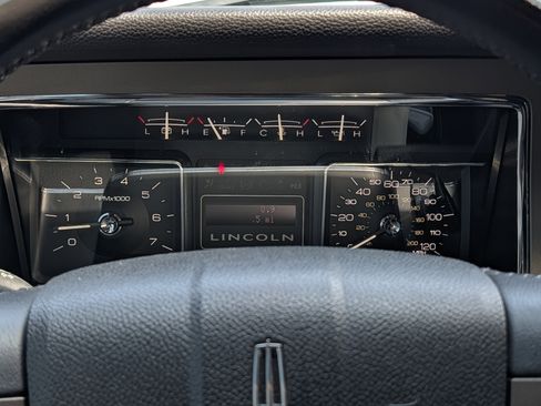 Used 2014 Lincoln Navigator 2WD image 30