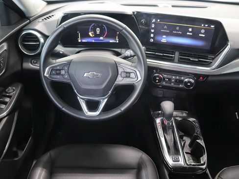 Used 2025 Chevrolet Trax ACTIV w/ Driver Confidence Package FWD image 11