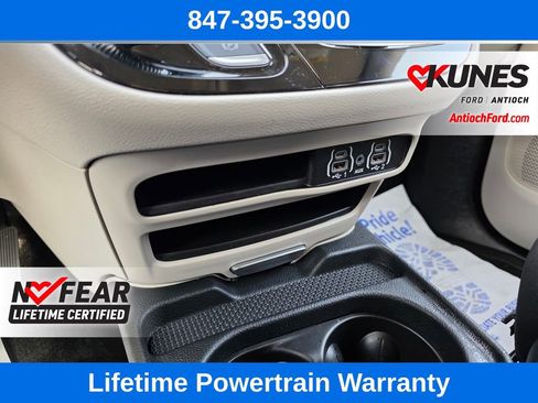 Used 2023 Chrysler Voyager LX image 47